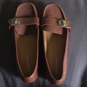 New Comfort View Brown Loafers 7W